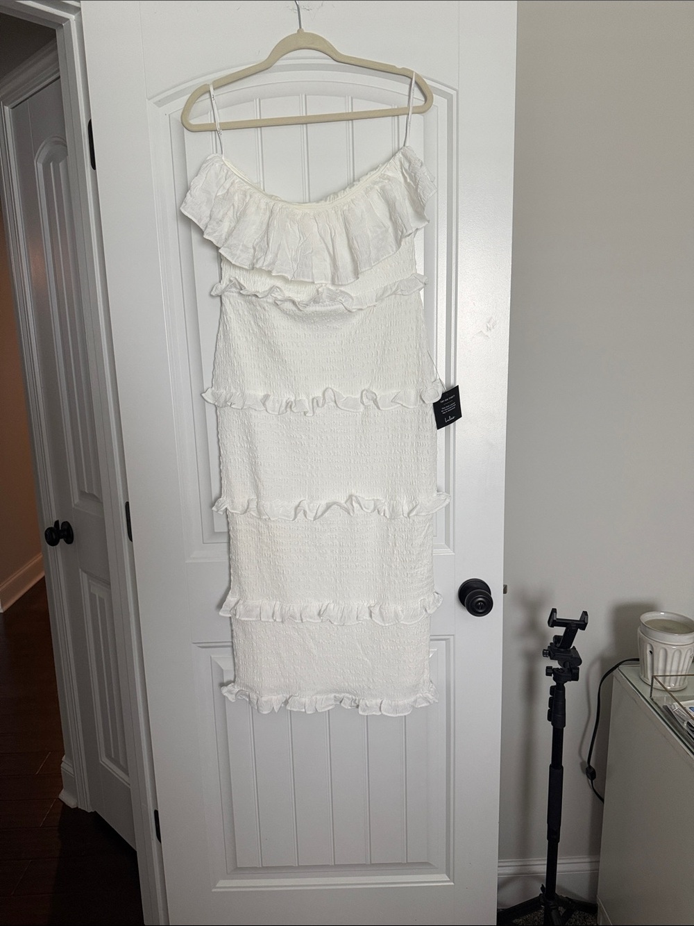 Lulu's White strapless Ruffle Midi Dress